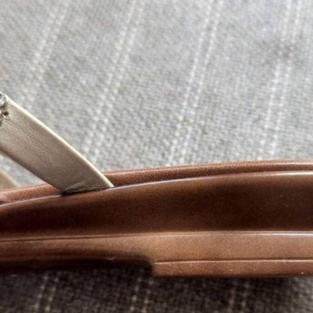 Toscanella brown gold tone rhinestone thong sandal - Size 8. - Picture 8 of 8